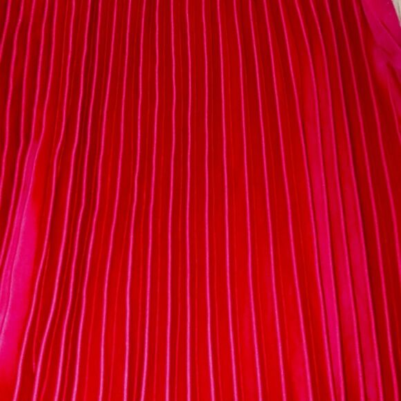 Accordion pleat red midi skirt XS - Picture 7 of 8